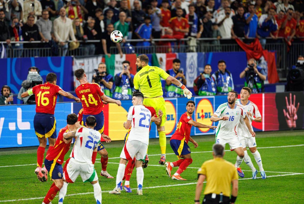 周四003意大利杯:拉齐奥VSAC米兰,意甲豪门德比!意杯生死战一触即发