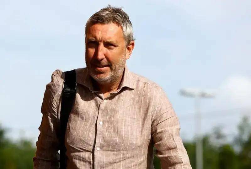 官宣!英国豪门同日换帅,比曼联还已经,主教练和总监同时离开